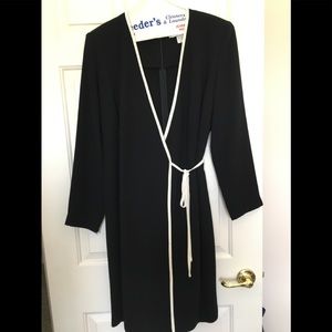 A great wrap dress with zipper